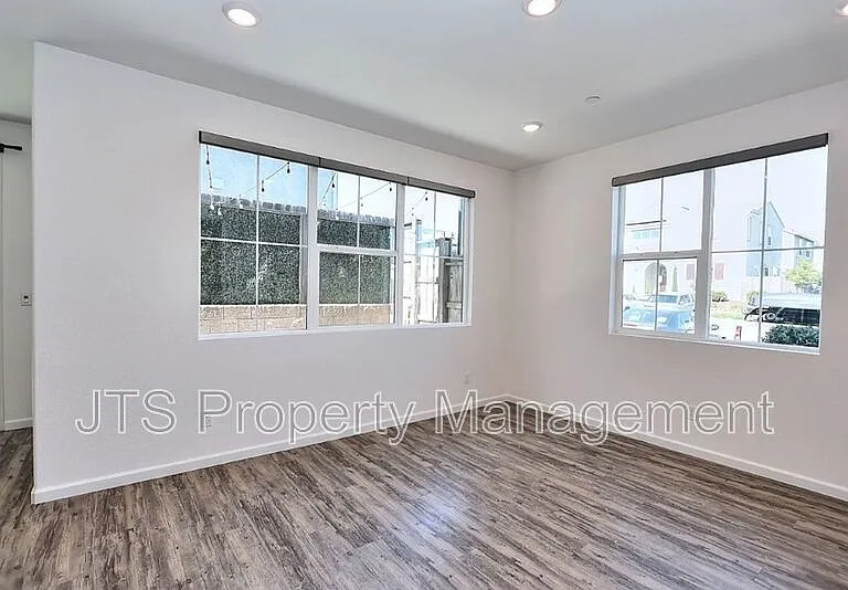 3217 Sunny Gate Ln — Photo 18