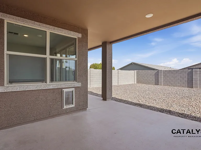 6926 W Winston Dr — Photo 34