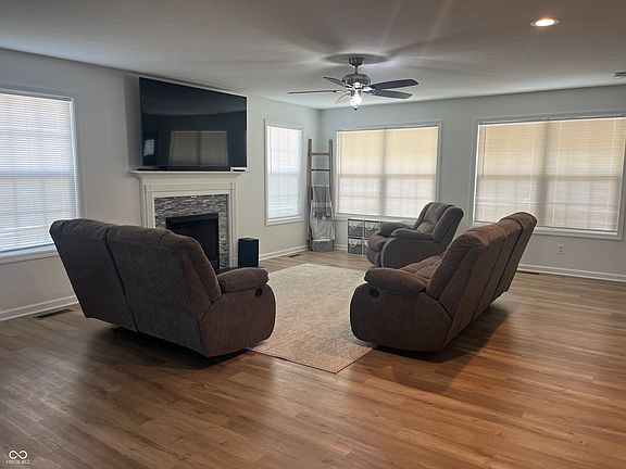 2nd image of 147 Abbey Ln