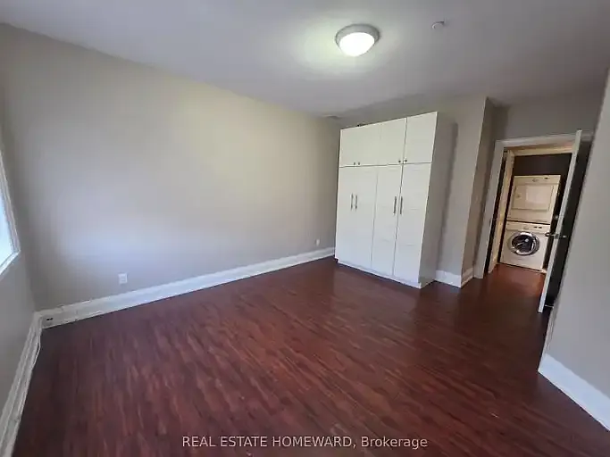 425 Queen St E #1A — Photo 10