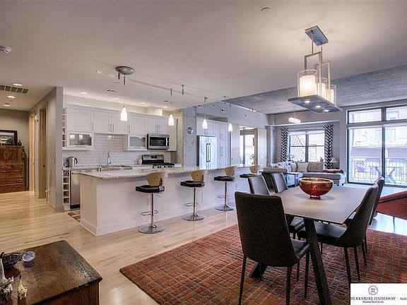 4th image of 1308 Jackson St #403