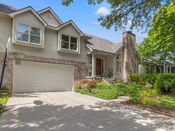 2220 Santa Anita Dr, Lexington, KY 40516