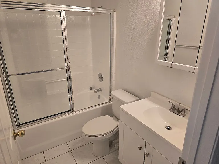 2045 Burton St #51 — Photo 24