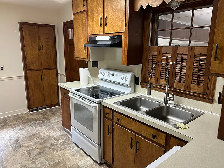 109 Cedar Trails Ct — Photo 9