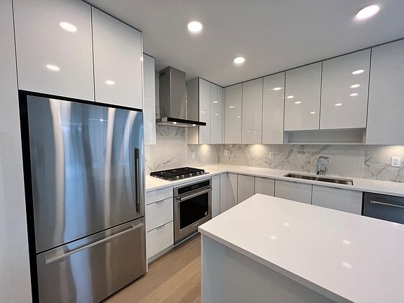 3rd image of 555 Sydney Ave #608