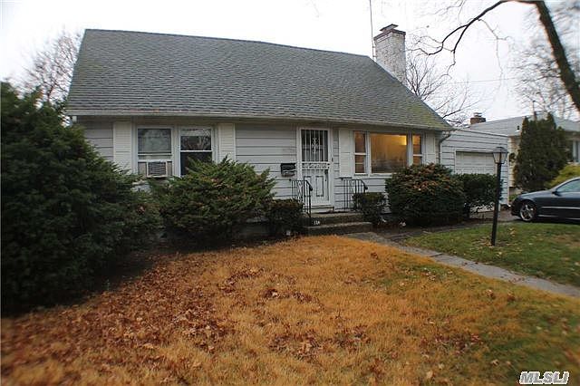 1st image of 124 Gates Ave