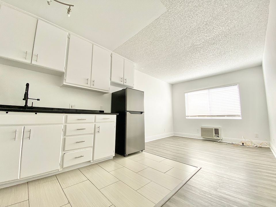 1st image of 151 N Normandie Ave #4