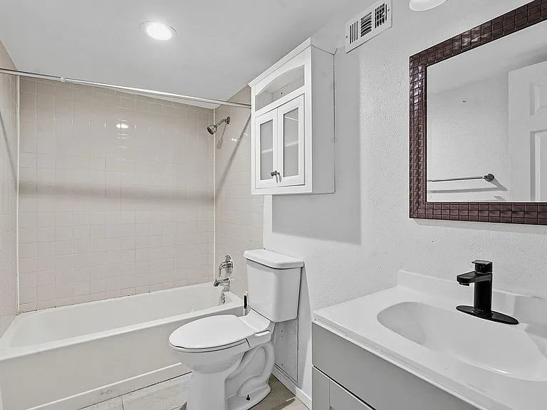 2106 Lamplight Village Cir #A — Photo 19