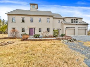 14 Newcastle Ln, Holden, ME 04429