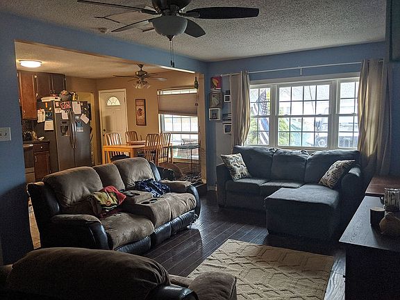 2nd image of 3251 McKeen St