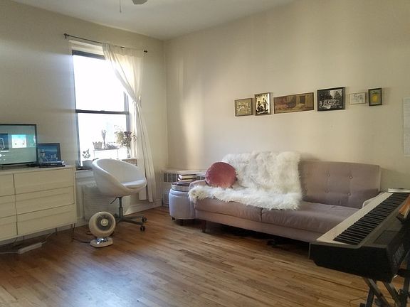 5th image of 213 W 79th St APT 3B