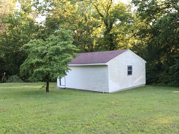 5th image of 235 Hickory Dr