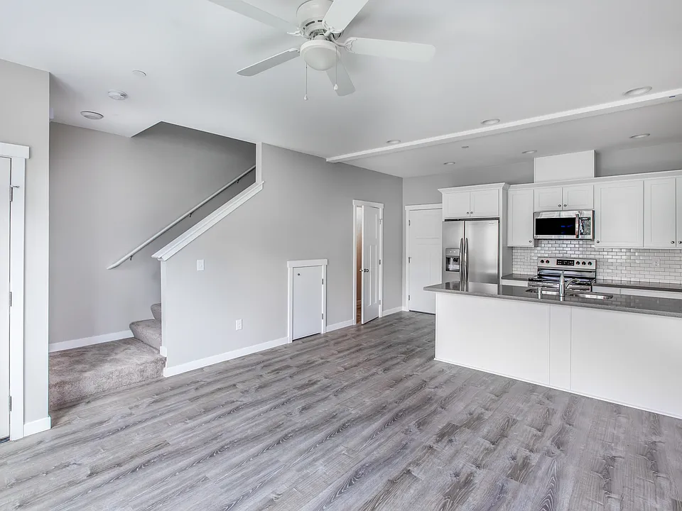 518 Oso Berry St NW #3