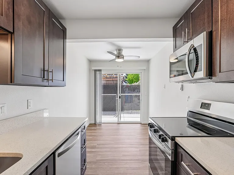 Midland Apartments — Photo 18