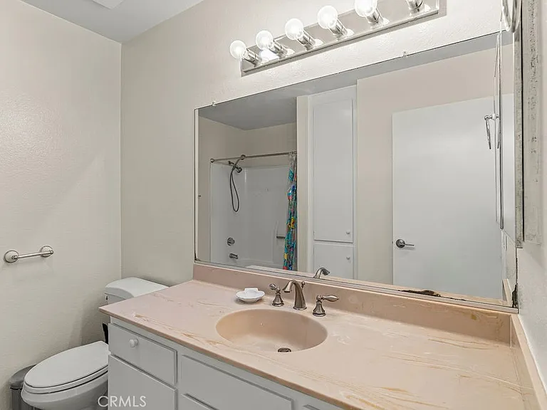 16831 S Mariposa Ave — Photo 15