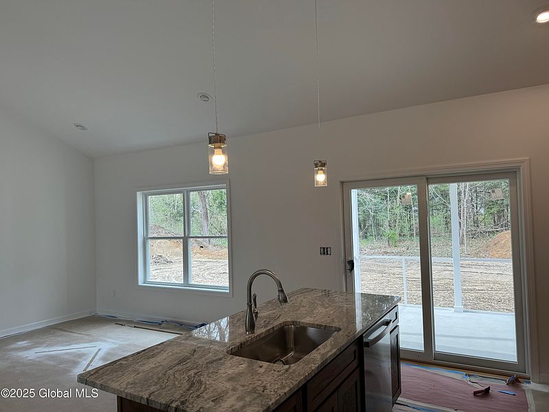 4th image of 13 Sandy Boulevard