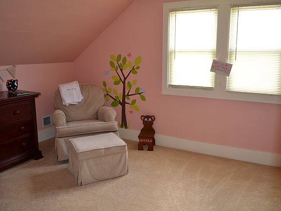 5th image of 178 Tremont Ave