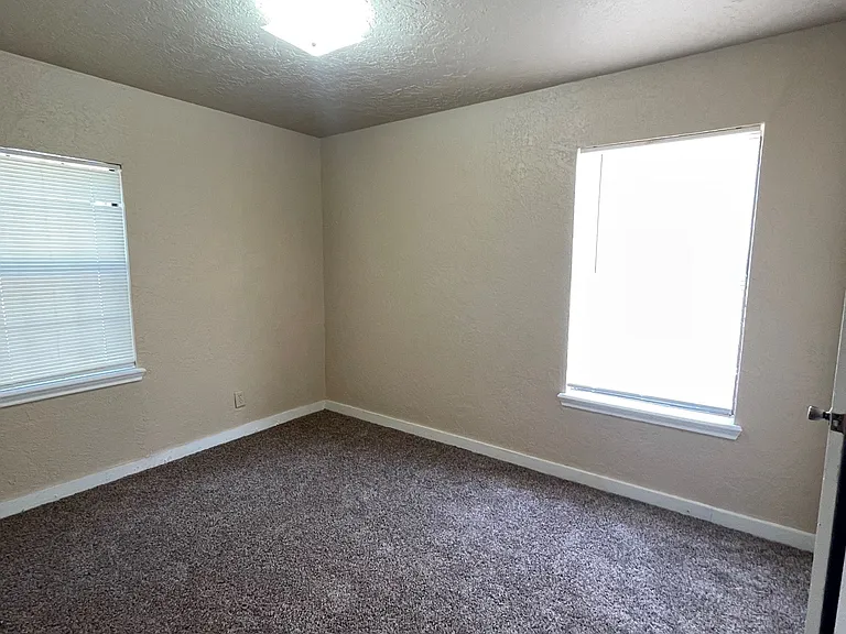 1107 NW Bell Ave #2 — Photo 3