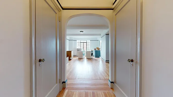 Rented by Bond New York | media 21