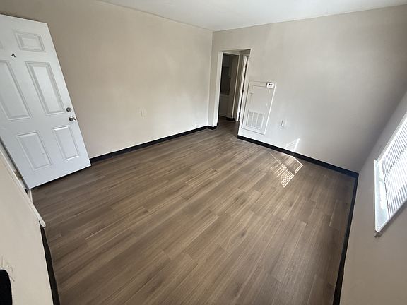 3rd image of 1293 Marcy St SE APT 4