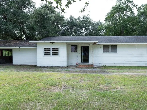 801 S Simmons St, Welsh, LA 70591