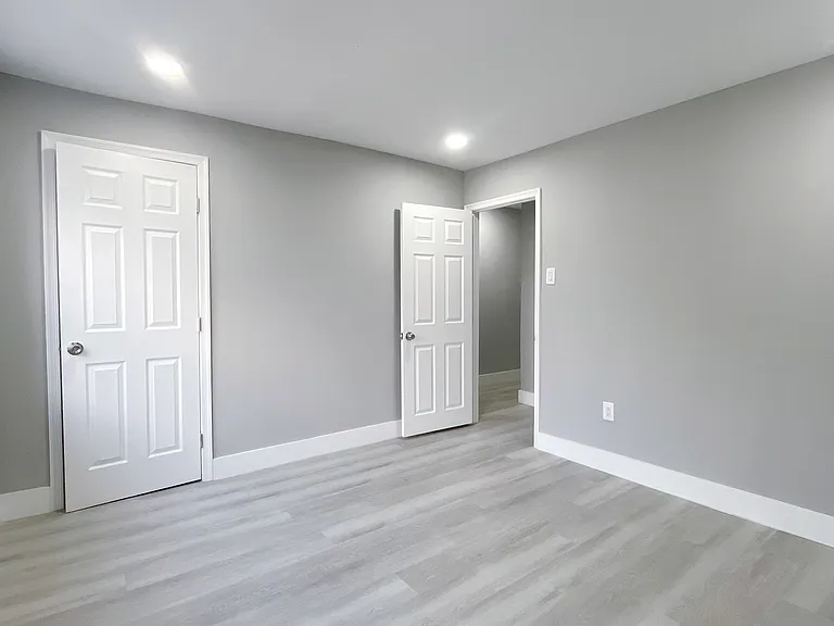 307 N 10th St — Photo 9