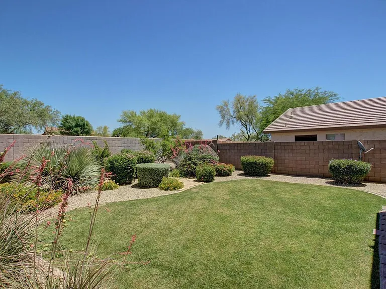 4726 E Mossman Rd — Photo 16