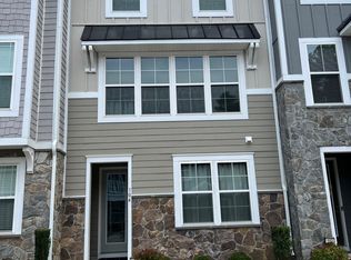 104 Daybeacon St, Yorktown, VA 23692
