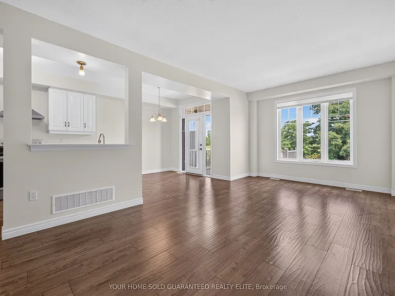 114 Dunrobin Ln — Photo 6