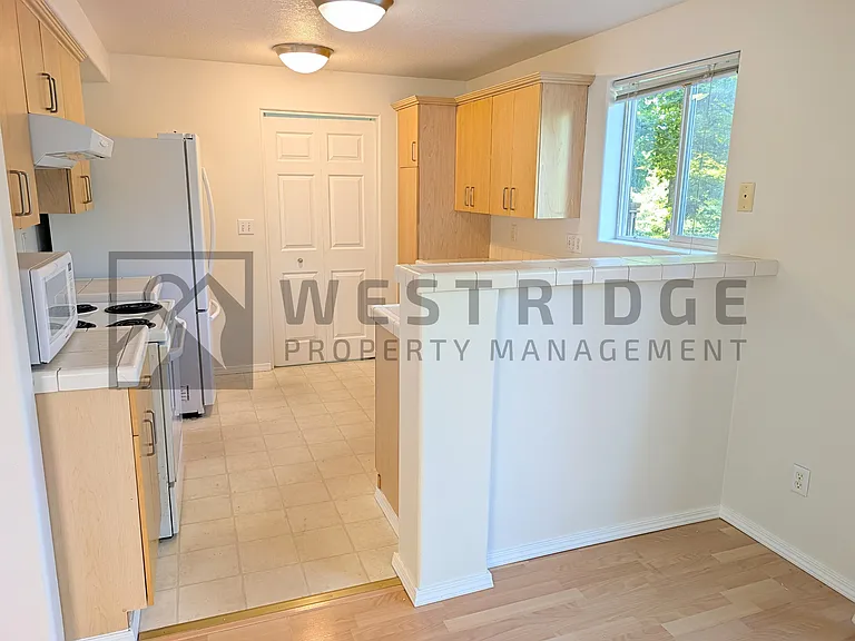 519 SW 207th Ave — Photo 8