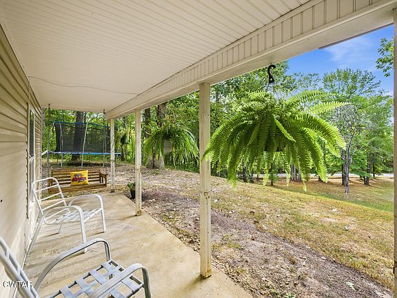 4th image of 20 Spring Hollow Ln