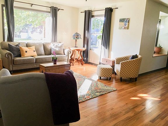 3rd image of 1047 University St