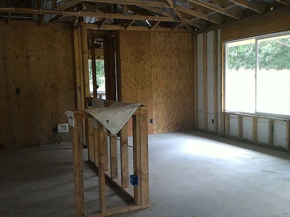 4th image of 15-2776 Mano St