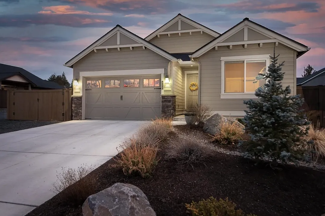 SW Umatilla Ave, Redmond — Photo 1