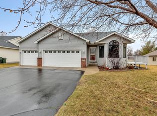 1039 Bridgeport Dr, Sartell, MN 56377
