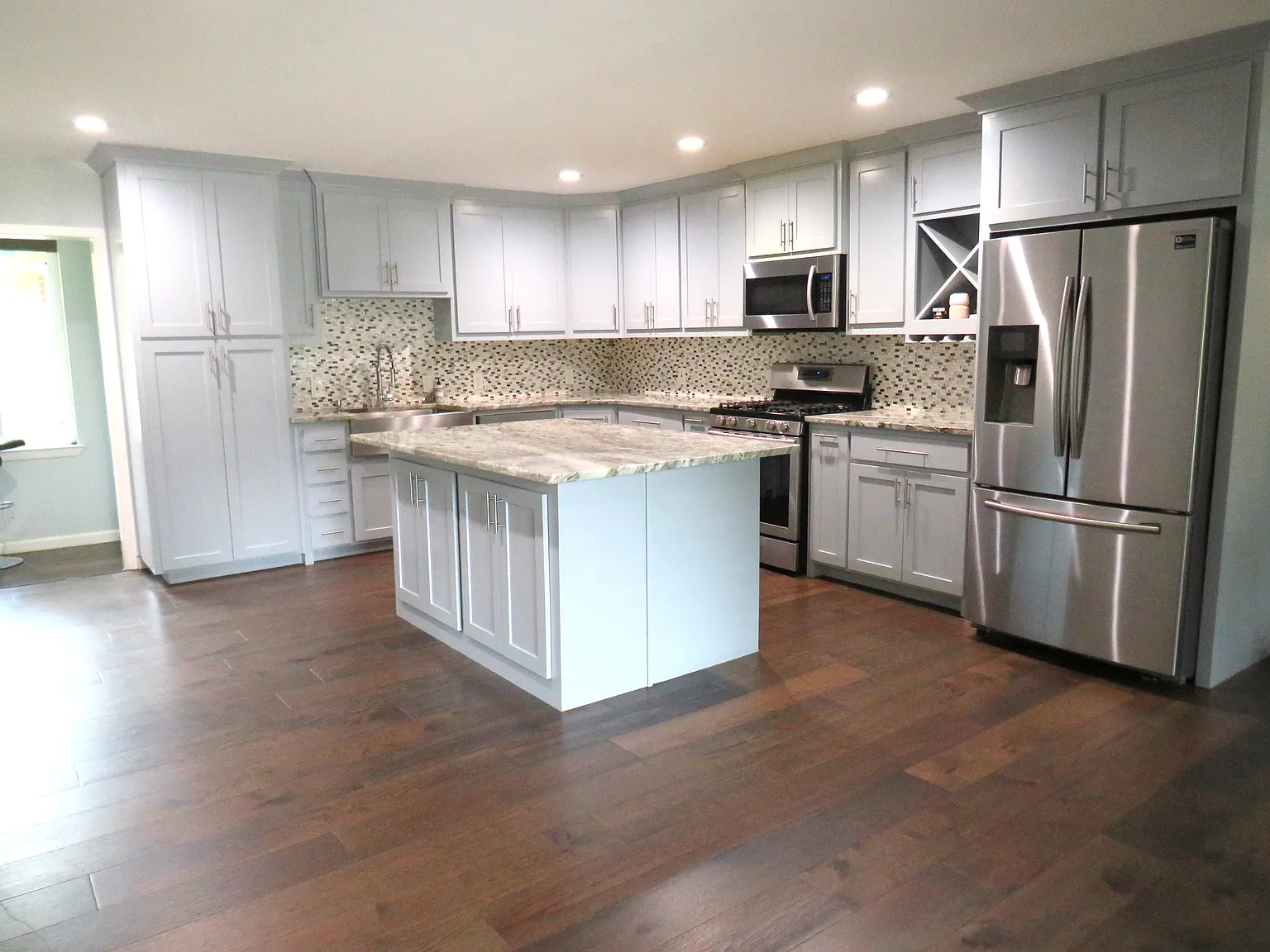 4 bed, 2.5 bath, 1900 sqft, $2,450 — Photo 3