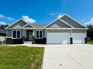 512 Jamie Ln, Sergeant Bluff, IA 51054