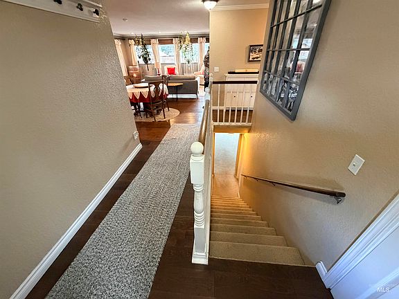 4th image of 1306 Hemlock Ave