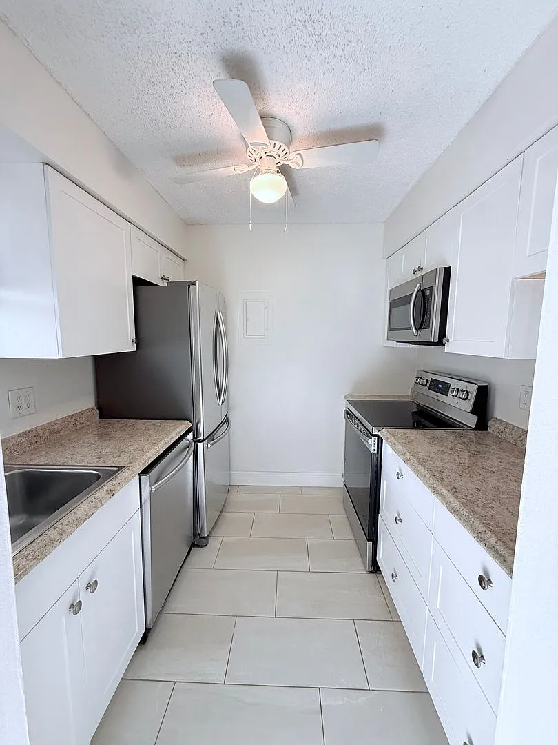 5649 Midnight Pass Rd. — Photo 4