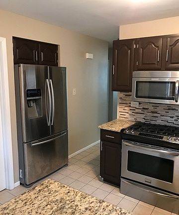 5th image of 11112 S Avenue J