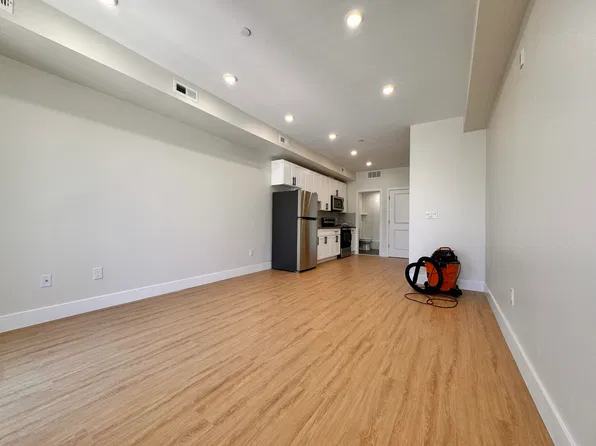 1119 E Passyunk Ave #2R, Philadelphia, PA 19147