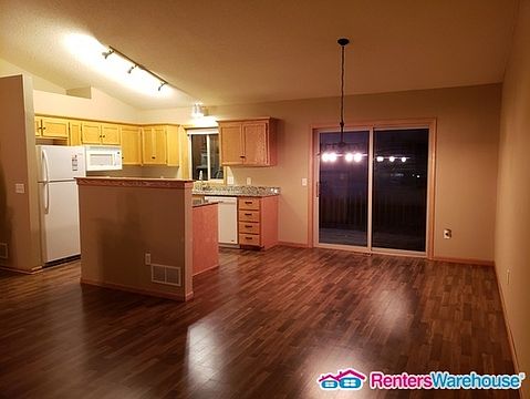 5th image of 1678 10th Ave SE