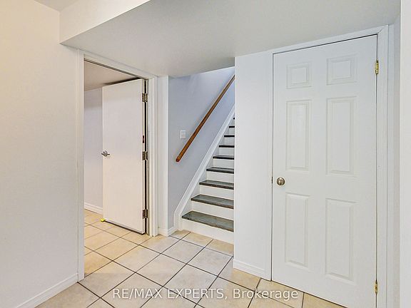 3rd image of 10 Butternut Dr