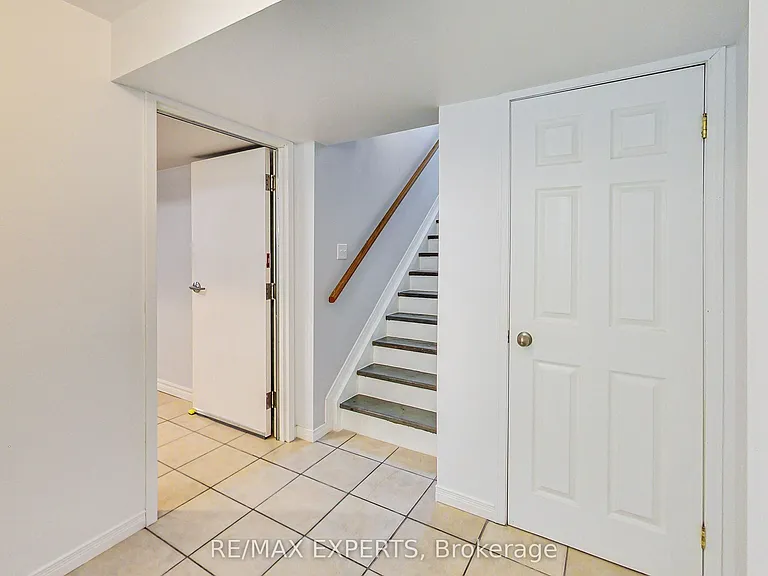 10 Butternut Dr — Photo 3