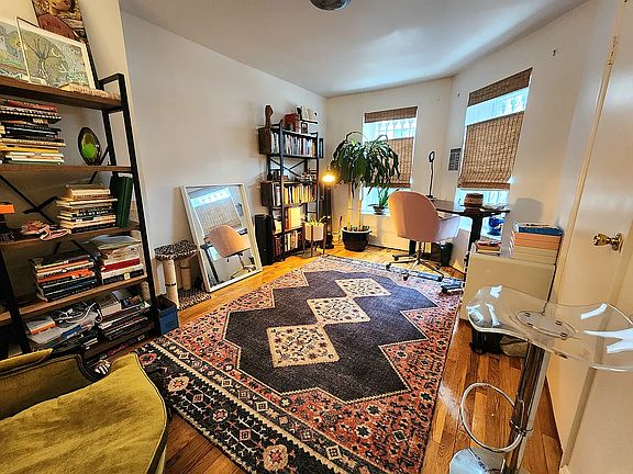 4th image of 636 Halsey St #1