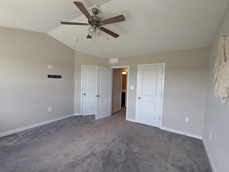 117 Carnes Way — Photo 7