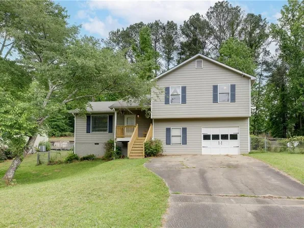 140 Westwood Dr, Dallas, GA 30132