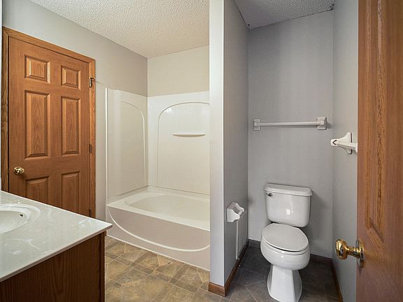 4th image of 6756 Meadow Grass Ln S