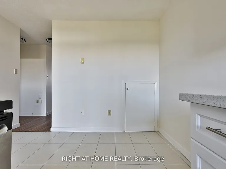 35 Sunny Glenway #302 — Photo 10