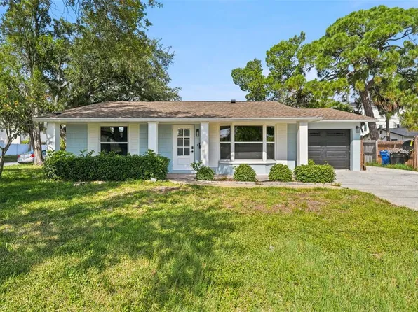 4700 Chancellor St NE, Saint Petersburg, FL 33703
